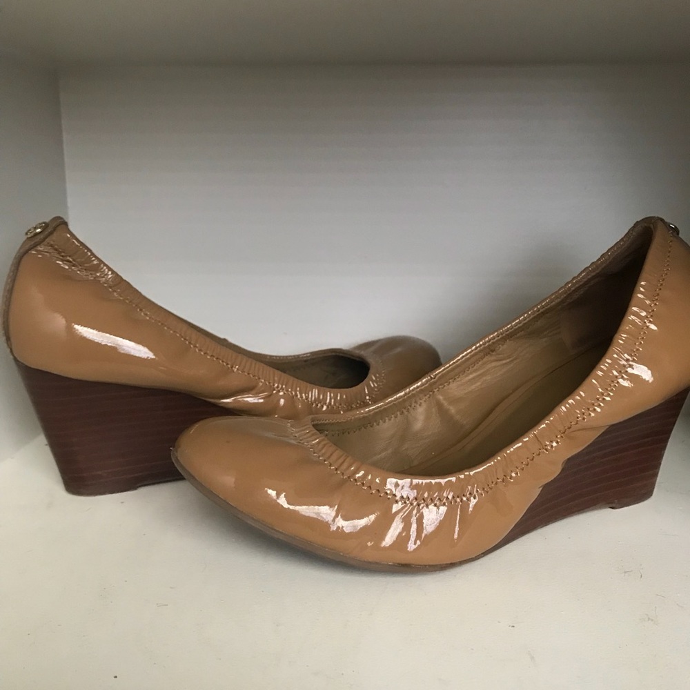 Nude Tory Burch Wedges